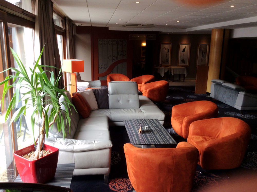 Domaine De La Foret D'Orient, Logis Hotel, Restaurant, Spa Et Golf Rouilly-Sacey Екстер'єр фото